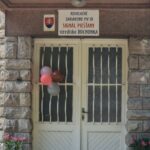 kaštieľ Duchonka - záber na hlavný vchod do budovy