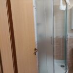 Interiér kúpeľňa v izbe prevádzky MAJÁK Senec