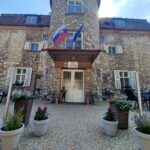 kaštieľ Duchonka - záber na hlavný vchod do budovy